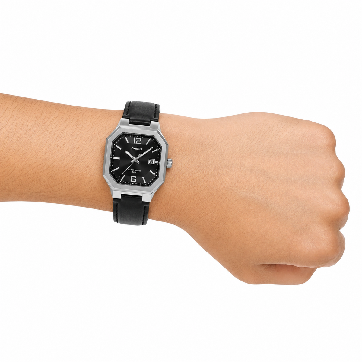 Casio Enticer MTP-B195L-1AV Men’s Analog Watch, Black Dial, Leather Strap