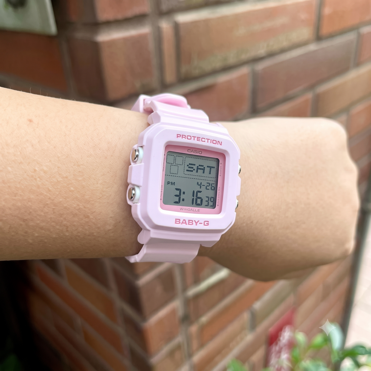Casio BABY-G BGD-10-4 Digital Watch, 100M Water Resistant, Pink